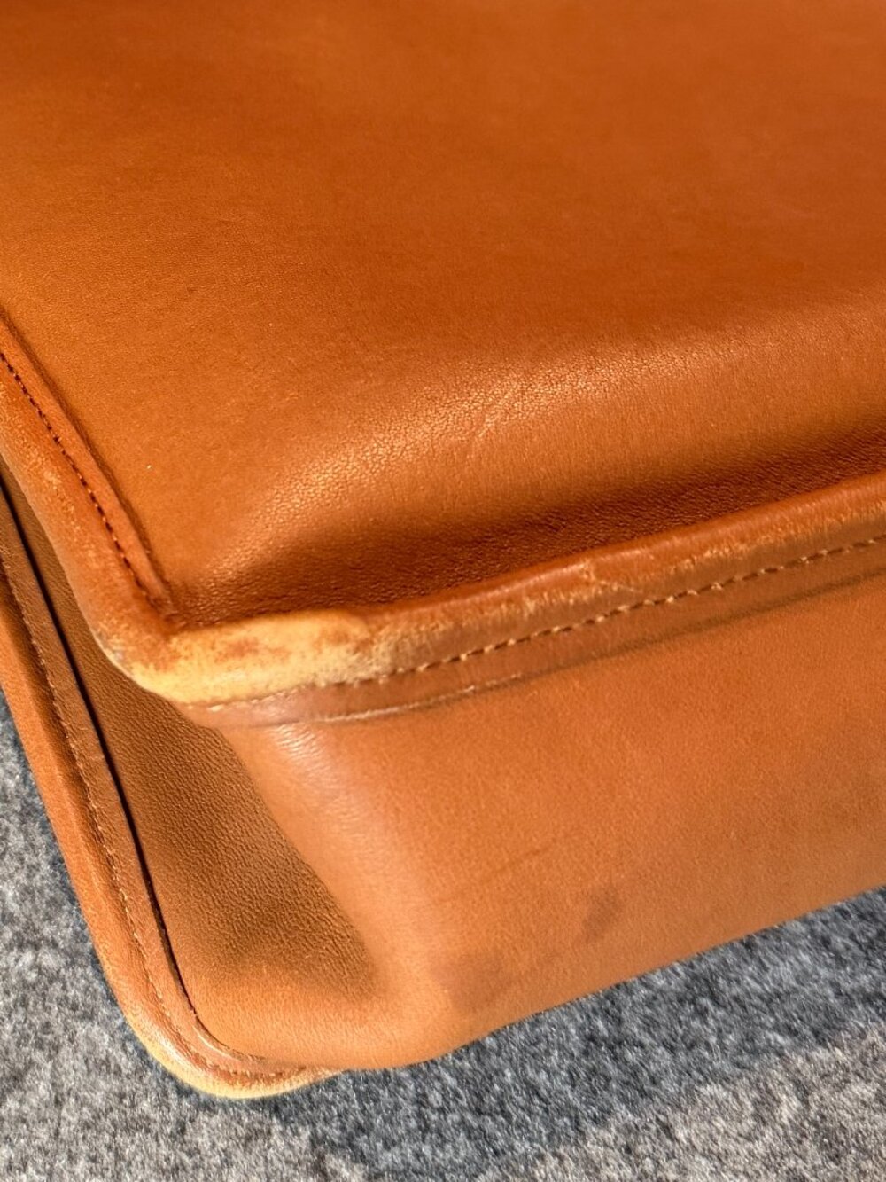 Vintage Coach British Tan Leather Crossbody Messenger Bag Brass Hardware USA - Picture 11 of 16